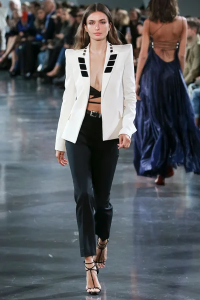 Look 28